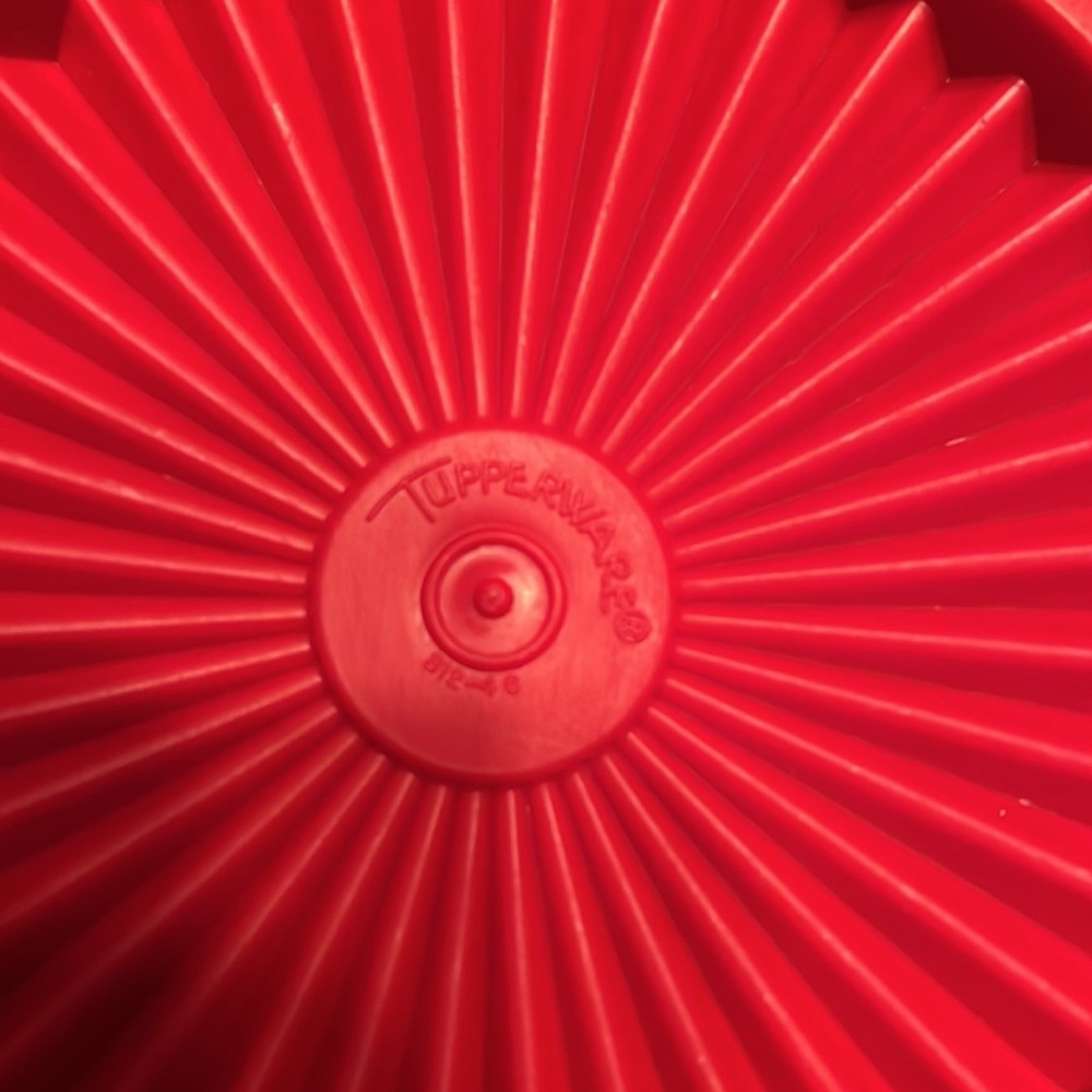 Vintage Tupperware containers with red lids - Picture 7 of 7